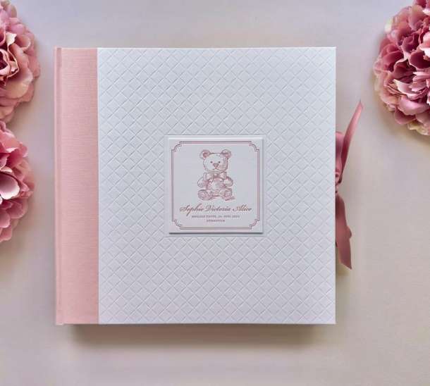 Exklusives Fotoalbum handgebunden, Letterpress Cover- Buchbinderarbeit, Teddybär, Geburtskart-Kollektion Mädchen, Unikat